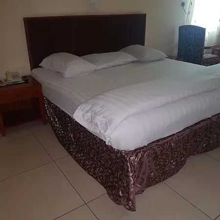 Carlcon Hotel 3*